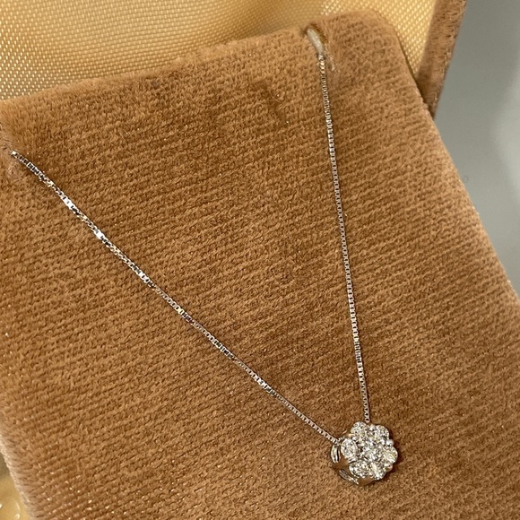 Solid 14K White Gold Natural Diamond Flower Cluster Floral Pendant Necklace - Picture 5 of 16